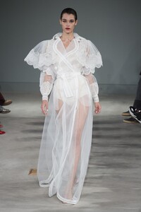 defile-alexis-mabille-printemps-ete-2020-paris-look-26.thumb.jpg.e89fac89cc2f76081a7a78cf9e7c9fb8.jpg