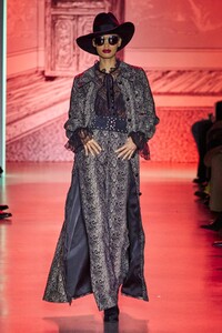 defile-anna-sui-automne-hiver-2020-2021-new-york-look-14.thumb.jpg.5d85f2ddd57f85471a921a0936f1c691.jpg