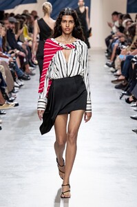 defile-atlein-printemps-ete-2020-paris-look-21.thumb.jpg.91b7508b3ef027e7a479d5724138c935.jpg