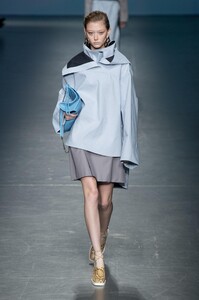 defile-boss-printemps-ete-2020-milan-look-35.thumb.jpg.0e7101207ab0d058f7bebb9860fc9215.jpg