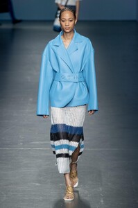 defile-boss-printemps-ete-2020-milan-look-42.thumb.jpg.3d961cd9413666d89004b75fd3f69e3b.jpg