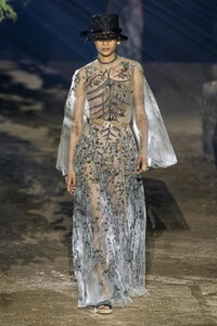 defile-christian-dior-printemps-ete-2020-paris-look-89.thumb.jpg.df255b1003b0808a4a2c38ea4338f298.jpg