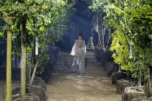 defile-christian-dior-printemps-ete-2020-paris-look-90.thumb.jpg.d796b007a095f9a92496f6bc17ebc94d.jpg