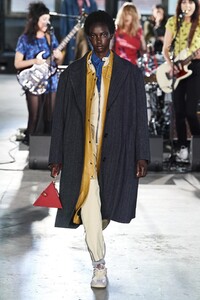 defile-coach-1941-automne-hiver-2020-2021-new-york-look-50.thumb.jpg.3ac8a730f23dbef803c046b73b213a0f.jpg