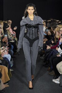 defile-david-koma-automne-hiver-2020-2021-londres-look-11.thumb.jpg.617c9c592204ec7cd7e0a8a01449a913.jpg