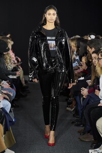 defile-david-koma-automne-hiver-2020-2021-londres-look-36.thumb.jpg.a66521fe8bfe546132cb264169c2f12f.jpg