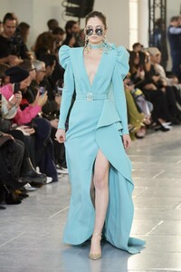 defile-elie-saab-printemps-ete-2020-paris-look-26.thumb.jpg.f8ef3981e1e64d511ed6bbc46fd75036.jpg