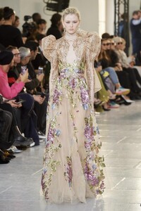 defile-elie-saab-printemps-ete-2020-paris-look-42.thumb.jpg.519191359ce77518912a2d6de32f4cea.jpg