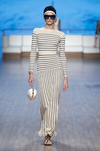 defile-elisabetta-franchi-printemps-ete-2020-milan-look-14.thumb.jpg.c600c66ba719e8498a5527beed11df9f.jpg