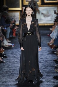 defile-etro-automne-hiver-2020-2021-milan-look-38.thumb.jpg.d398fa22333c30e481a02d676c7aeed4.jpg