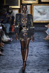 defile-etro-automne-hiver-2020-2021-milan-look-49.thumb.jpg.fbe0cf03fbce32ebe6abb709ef031c8c.jpg