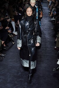 defile-etro-automne-hiver-2020-2021-milan-look-73.thumb.jpg.0d94afe8902dd5013a55d5d4d3dc3fc8.jpg