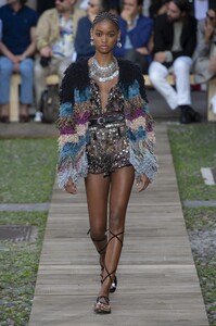 defile-etro-printemps-ete-2020-milan-look-46.thumb.jpg.1ddfa2e653c9bf955d073f2a53d36596.jpg