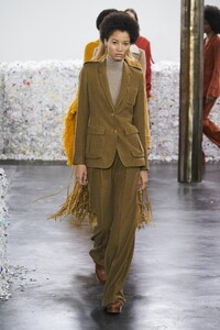 defile-gabriela-hearst-automne-hiver-2020-2021-new-york-look-39.thumb.jpg.9df7184f46a63dbdb30bfff27a152612.jpg