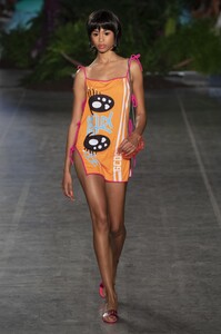 defile-gcds-printemps-ete-2020-milan-look-9.thumb.jpg.b067a28ed0abc70da641bb3ade6f8a64.jpg