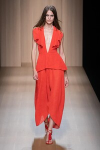 defile-genny-printemps-ete-2020-milan-look-34.thumb.jpg.d9dbc1fa30f14c3d527c60fb5c658428.jpg