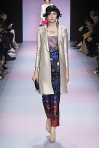 defile-giorgio-armani-prive-printemps-ete-2020-paris-look-1.thumb.jpg.49e625d11d0c3ccf682499912373a753.jpg