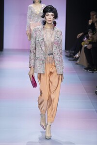 defile-giorgio-armani-prive-printemps-ete-2020-paris-look-12.thumb.jpg.a9e82f949d080b8b389ee2f99e4a159f.jpg