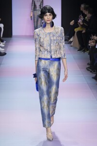 defile-giorgio-armani-prive-printemps-ete-2020-paris-look-15.thumb.jpg.8e5ace6f6bd2fb500c0d8cacbbbb8da9.jpg