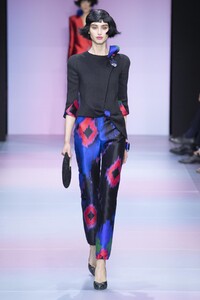 defile-giorgio-armani-prive-printemps-ete-2020-paris-look-20.thumb.jpg.698f86cc0dffb209afb07a7042b5c48e.jpg