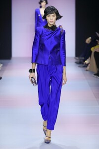 defile-giorgio-armani-prive-printemps-ete-2020-paris-look-28.thumb.jpg.59cad795b023f9a6141a662e54dff625.jpg