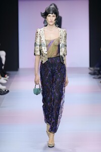 defile-giorgio-armani-prive-printemps-ete-2020-paris-look-32.thumb.jpg.c325257bce1312ee034531b29611e853.jpg