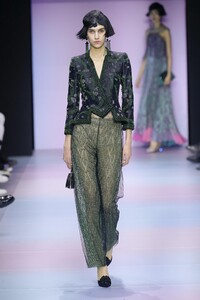 defile-giorgio-armani-prive-printemps-ete-2020-paris-look-39.thumb.jpg.963a8629050a9869667a73d1c5a39d58.jpg