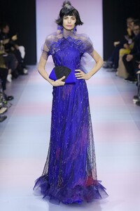 defile-giorgio-armani-prive-printemps-ete-2020-paris-look-65.thumb.jpg.a2beb3347fde16357f4fd975a0febf3d.jpg