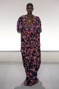 defile-givenchy-printemps-ete-2020-paris-look-51.thumb.jpg.93971061c6df5ea1a23607f4aa3b3e27.jpg