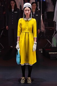 defile-gucci-automne-hiver-2020-2021-milan-look-10.thumb.jpg.02430465ea07310b303256e2d8b776bc.jpg