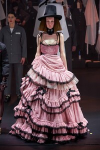 defile-gucci-automne-hiver-2020-2021-milan-look-15.thumb.jpg.52bb3f6c50dbef6e8e7063ea017bff97.jpg