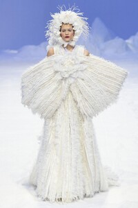 defile-guo-pei-printemps-ete-2020-paris-look-21.thumb.jpg.deb4ded81a4548b8aa756ce88edb648d.jpg