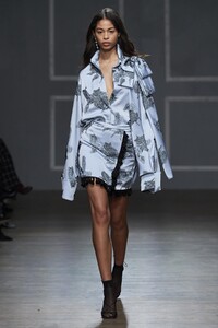 defile-hellessy-automne-hiver-2020-2021-new-york-look-5.thumb.jpg.c25c3266c1379d98d792d1988b1880b8.jpg