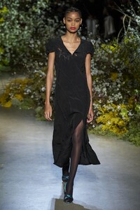 defile-jason-wu-automne-hiver-2020-2021-new-york-look-24.thumb.jpg.ea768abdf41b5294e210d9ab82e2c21a.jpg