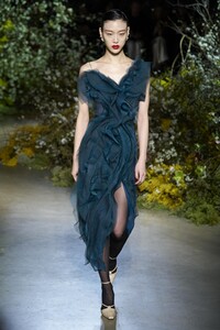 defile-jason-wu-automne-hiver-2020-2021-new-york-look-3.thumb.jpg.b39c524a3224d72a4fc1e0ac1c5c43cd.jpg