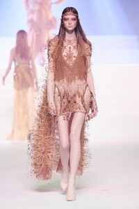 defile-jean-paul-gaultier-printemps-ete-2020-paris-look-154.thumb.jpg.c9c31282660857d5890600a1fe629cef.jpg