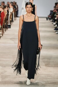 defile-jil-sander-automne-hiver-2020-2021-milan-look-48.thumb.jpg.1956cb1f120a567fae7c935ac6517784.jpg