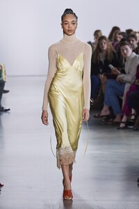 defile-jonathan-simkhai-automne-hiver-2020-2021-new-york-look-19.thumb.jpg.f3730a28348f94d97ffae37dc006a39e.jpg