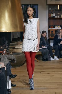 defile-julie-de-libran-printemps-ete-2020-paris-look-12.thumb.jpg.8b94dac12a2cddb9494913bd3573c06c.jpg