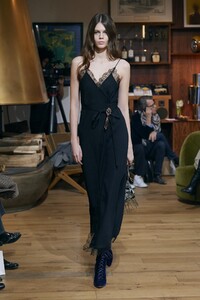 defile-julie-de-libran-printemps-ete-2020-paris-look-15.thumb.jpg.9d693e5a3ba10f77a3eb4c54c65cfe2e.jpg