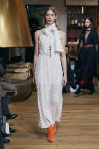 defile-julie-de-libran-printemps-ete-2020-paris-look-18.thumb.jpg.7f5f6feb32b3f9a9b8b1dc7b841839bf.jpg