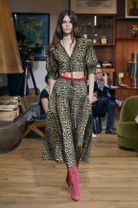 defile-julie-de-libran-printemps-ete-2020-paris-look-6.thumb.jpg.66ddf391f068c6075d57d7ed8ed4e50b.jpg