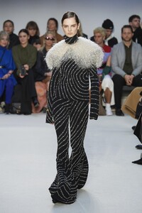 defile-jw-anderson-automne-hiver-2020-2021-londres-look-37.thumb.jpg.45aa8b9ac2147e88d807aa9f8b99eba4.jpg