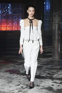 defile-khaite-automne-hiver-2020-2021-new-york-look-23.thumb.jpg.5438d5a9a8356153b4ff67794939ad28.jpg