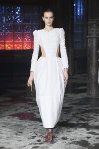 defile-khaite-automne-hiver-2020-2021-new-york-look-24.thumb.jpg.da6fd85ef61e4469f06f0dac3d775a8e.jpg