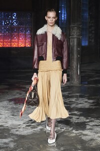 defile-khaite-automne-hiver-2020-2021-new-york-look-6.thumb.jpg.0b04e0a674d1c02a14ef251272ba4e37.jpg