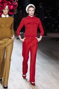 defile-marc-jacobs-automne-hiver-2020-2021-new-york-look-25.thumb.jpg.0addcaf357cf9c2eb9235bb69adeac6b.jpg