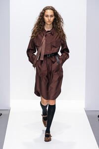 defile-margaret-howell-automne-hiver-2020-2021-londres-look-36.thumb.jpg.769de603fcb50fd3af4ec1ef1b9277cc.jpg