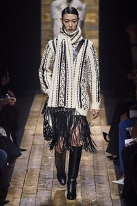 defile-michael-kors-automne-hiver-2020-2021-new-york-look-10.thumb.jpg.5de4856383fb3b4835270c9c58078071.jpg