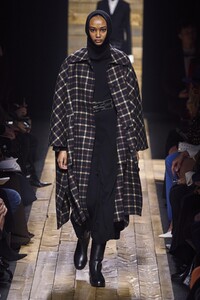 defile-michael-kors-automne-hiver-2020-2021-new-york-look-52.thumb.jpg.e12988d440f308d42a7c779a4eed138b.jpg